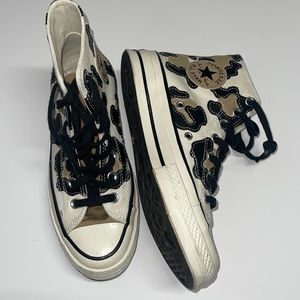 Like new leopard converse worn 3-4 times!!! Women’s 7.5